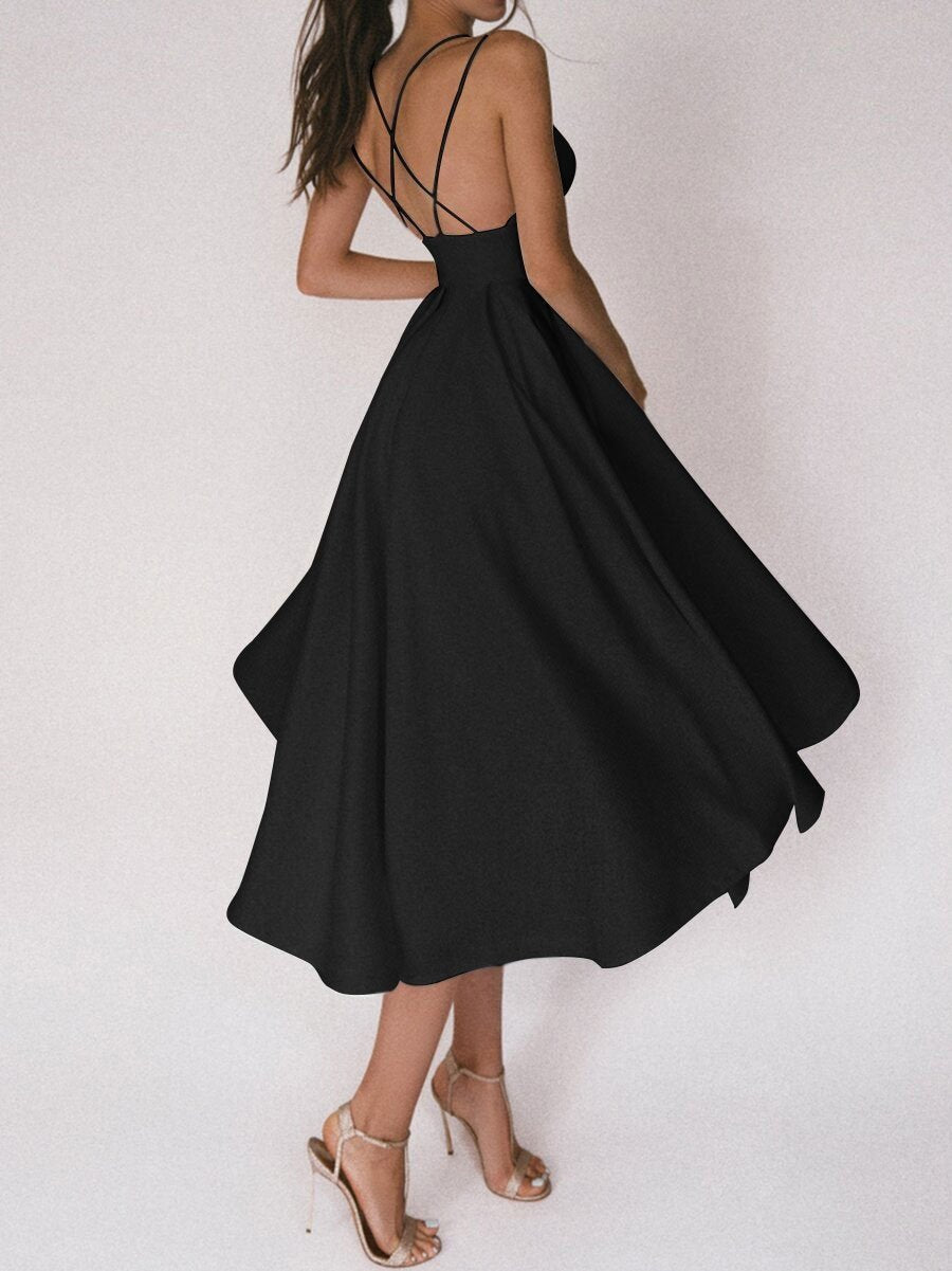 Julitta | Elegancka sukienka na ramiączkach z dekoltem w serek